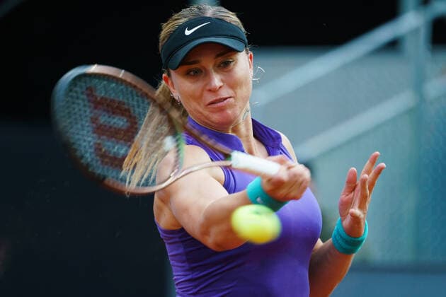 April 30, 2022, Madrid, Spain: Paula Badosa of Spain plays against Simona Halep of Romania during Day Three of Mutua Madrid Open 2022 at La Caja Magica in Madrid..Simona Halep beats Paula Badosa (6.6) Madrid Spain - ZUMAs197 20220430_zaa_s197_104 Copyright: xAtilanoxGarciax