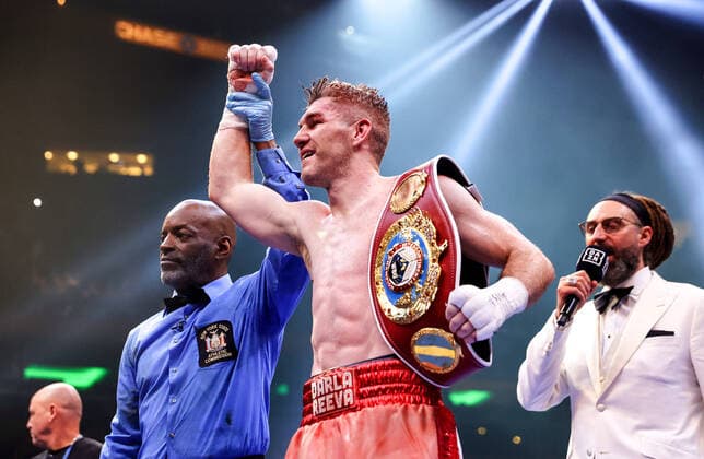 Bilder des Jahres 2022, Sport 04 April Sport Themen der Woche KW17 Sport Bilder des Tages Jessie Vargas vs Liam Smith, Madison Square Garden, New York 30 4 2022 Liam Smith celebrates winning by stopping Jessie Vargas in the tenth round Liam Smith celebrates winning by stopping Jessie Vargas in the tenth round 30 4 2022  Copyright: x INPHO GaryxCarrx B45I5952