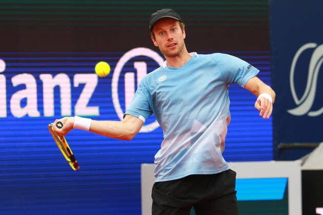 Botic van de Zandschulp, am Ball Holger Rune (DEN) und Botic van de Zandschulp (NED) ATP, Tennis Herren Singles Final, Finale, einzeln, Tennis BMW Open by American Express 2022 01.05.2022 FOTO: Mladen Lackovic LakoPress