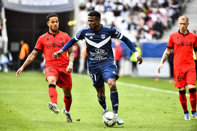 Dilrosun (gir) vs Justin Kluivert (ogc) FOOTBALL : Bordeaux vs Nice - 35eme Journee de L1 Ubereats - Bordeaux - 01 05 2022 ThierryBreton Panoramic 