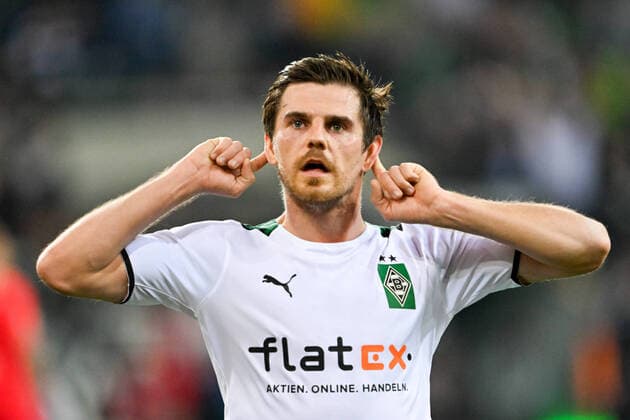 Sport Themen der Woche KW18 Fußball: 1. Bundesliga, 32. Spieltag, Borussia Mönchengladbach - RB Leipzig am 02.05.2022 im Borussia Park in Mönchengladbach (Nordrhein-Westfalen). Gladbachs Jonas Hofmann jubelt nach seinem Tor zum 2:1. DFL REGULATIONS PROHIBIT ANY USE OF PHOTOGRAPHS AS IMAGE SEQUENCES AND OR QUASI-VIDEO. *** Soccer 1 Bundesliga, Matchday 32, Borussia Mönchengladbach RB Leipzig on 02 05 2022 at Borussia Park in Mönchengladbach North Rhine Westphalia Gladbachs Jonas Hofmann cheers after his goal to 2 1 DFL REGULATIONS PROHIBIT ANY USE OF PHOTOGRAPHS AS IMAGE SEQUENCES AND OR QUASI VIDEO Copyright: xTeresaxKrögerx