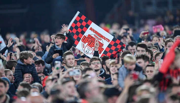 Bournemouth v Nottingham Forest Sky Bet Championship Bournemouth fans invade the pitch after the Sky Bet Championship match at the Vitality Stadium, Bournemouth Content Not Available For UK Newspapers Copyright: xJeremyxLandeyx FIL-16870-0053 UK Newspapers OUT