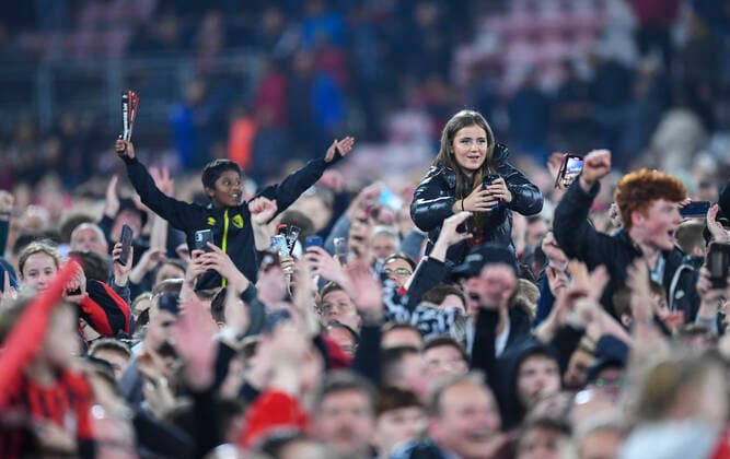 Bournemouth v Nottingham Forest Sky Bet Championship Bournemouth fans invade the pitch after the Sky Bet Championship match at the Vitality Stadium, Bournemouth Content Not Available For UK Newspapers Copyright: xJeremyxLandeyx FIL-16870-0056 UK Newspapers OUT