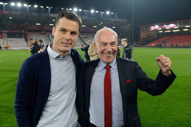 Bournemouth v Nottingham Forest EFL Sky Bet Championship 03 05 2022. AFC Bournemouth manager Scott Parker and Bournemouth chairman Jeff Mostyn celebrates the promotion to the Premier League at full time during the EFL Sky Bet Championship match between Bournemouth and Nottingham Forest at the Vitality Stadium, Bournemouth, England on 3 May 2022. Bournemouth Vitality Stadium Dorset England Editorial use only DataCo restrictions apply See www.football-dataco.com , Copyright: xGrahamxHuntx PSI-15225-0308