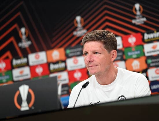 04.05.2022, xjhx, Fussball UEFA Europa League, Eintracht Frankfurt - Training und Pressekonferenz emspor, v.l. Trainer Oliver Glasner (Eintracht Frankfurt) zautz (DFL DFB REGULATIONS PROHIBIT ANY USE OF PHOTOGRAPHS as IMAGE SEQUENCES and or QUASI-VIDEO) Frankfurt am Main