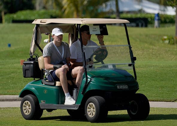 May 4, 2022, Miami, USA: 04.05.2022, Miami International Autodrome, Miami, FORMULA 1 CRYPTO.COM MIAMI GRAND PRIX& xA;,im Bild& xA;Football Star Tom Brady. Formula 1 Championship - FORMULA 1 CRYPTO.COM MIAMI GRAND PRIX, Miami, USA  - ZUMAl164 20220504_zsa_l164_089 Copyright: xHasanxBratic Avensimagesx