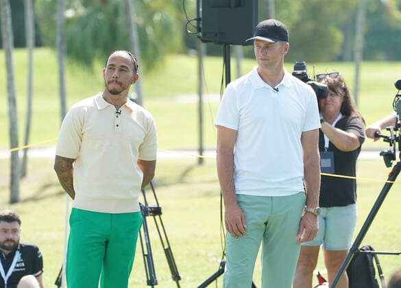 04.05.2022, Miami International Autodrome, Miami, FORMULA 1 CRYPTO.COM MIAMI GRAND PRIX ,im Bild Lewis Hamilton (GBR), Mercedes-AMG Petronas Formula One Team, Football Star Tom Brady  Copyright: xHasanxBratic avensimagesx xipa-ax xx 0