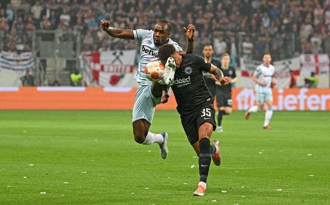 05.05.2022, xjhx, Fussball UEFA Europa League 1 2 Finale , Eintracht Frankfurt - West Ham United emspor, v.l. Michail Antonio (West Ham United) Tuta (Eintracht Frankfurt) Zweikampf, Aktion, action, battle for the ball (DFL DFB REGULATIONS PROHIBIT ANY USE OF PHOTOGRAPHS as IMAGE SEQUENCES and or QUASI-VIDEO) Frankfurt