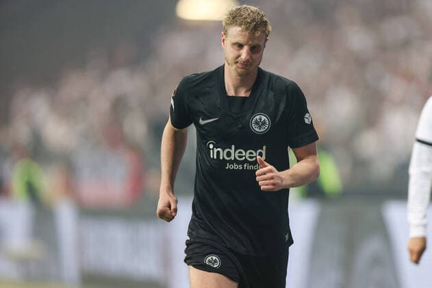 Eintracht Frankfurt - West Ham United, UEFA Europa League Verletzung bei Martin Hinteregger (Eintracht Frankfurt, 13). Halbfinal-Rückspiel der UEFA Europa League zwischen Eintracht Frankfurt und West Ham United am 5. Mai 2022 im Deutsche Bank Park in Frankfurt am Main., Frankfurt am Main Hessen Deutschland Deutsche Bank Park