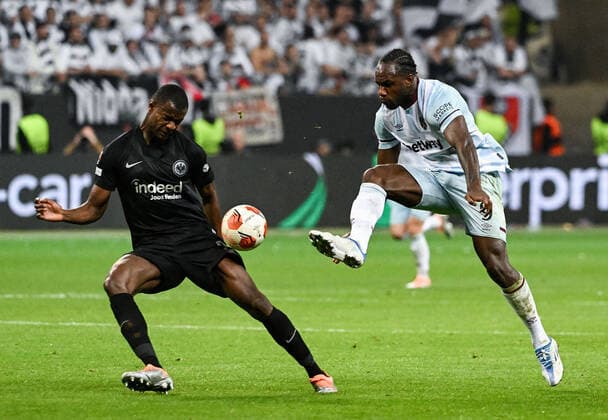 05.05.2022, xpsx, Fussball UEFA Europa League 1 2 Finale, Eintracht Frankfurt - West Ham United v.l. Evan Ndicka N Dicka NÂ Dicka (Eintracht Frankfurt), Michail Antonio (West Ham United) (DFL DFB REGULATIONS PROHIBIT ANY USE OF PHOTOGRAPHS as IMAGE SEQUENCES and or QUASI-VIDEO) emspor Frankfurt