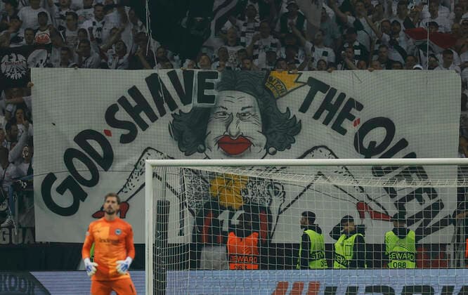 05.05.2022, Fussball, Europa League, Halbfinale, Eintracht Frankfurt - West Ham United, GER, Frankfurt am Main, Deutsche Bank Park Bild: v. li. Banner, Plakat, Fans Copyright: HMBxMedia xHeikoxBecker