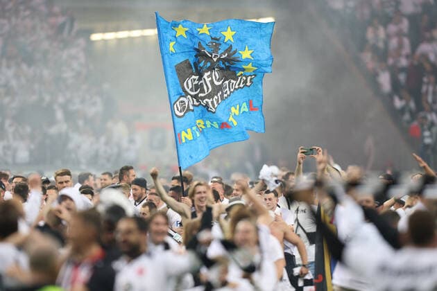 Eintracht Frankfurt - West Ham United, UEFA Europa League Platzsturm der Eintracht Fans. Halbfinal-Rückspiel der UEFA Europa League zwischen Eintracht Frankfurt und West Ham United am 5. Mai 2022 im Deutsche Bank Park in Frankfurt am Main., Frankfurt am Main Hessen Deutschland Deutsche Bank Park