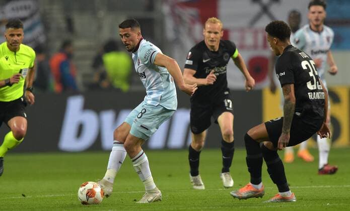 Mandatory Credit: Photo by Arfa Griffiths West Ham United Shutterstock (12924596y) Pablo Fornals of West Ham United in action Eintracht Frankfurt v West Ham United, UEFA Europa League, Semi-Final Second Leg, Deutschland Stadium, Frankfurt, Germany - 05 May 2022 EDITORIAL USE ONLY No use with unauthorised audio, video, data, fixture lists, club league logos or live services. Online in-match use limited to 120 images, no video emulation. No use in betting, games or single club league player publications. Eintracht Frankfurt v West Ham United, UEFA Europa League, Semi-Final Second Leg, Deutschland Stadium, Frankfurt, Germany - 05 May 2022 EDITORIAL USE ONLY No use with unauthorised audio, video, data, fixture lists, club league logos or live services. Online in-match use limited to 120 images, no video emulation. No use in betting, games or single club league player publications. Copyright: xArfaxGriffiths WestxHamxUnited Shutterstockx 12924596y