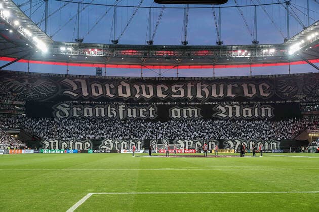 Fußball - Europa League - Halbfinale Eintracht Frankfurt - West Ham United am 05.05.2022 im Deutsche Bank Park in Frankfurt Die Fans von Eintracht Frankfurt präsentieren in der Nordwestkurve eine Choreographie