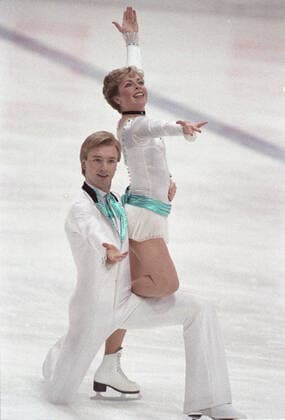 Jayne Torvill and Christopher Dean 419950 15.02.1984 Jayne Torvill and Christopher Dean, Great Britain, winners of the Ice dancing, Eistanzen competition at XIV Winter Olympic Games, Olympische Spiele, Olympia, OS in Sarajevo. Dmitryi Donskoy Sputnik Yugoslavia  Copyright: xDmitryixDonskoyx