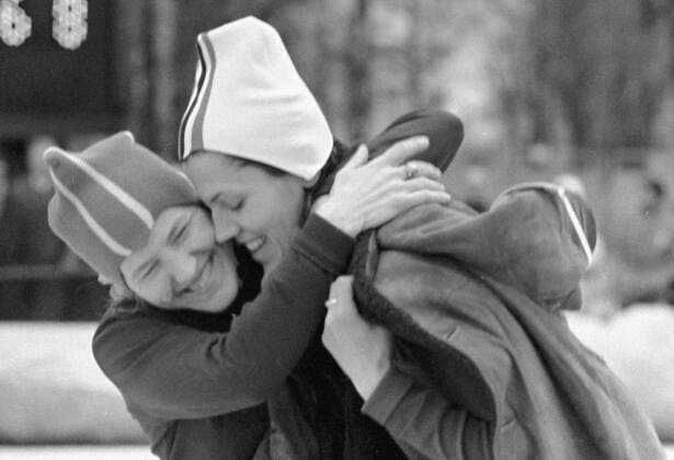 SKOBLIKOVA TITOVA 57121 01.02.1968 Six-time Olympic champion Lidia Skoblikova (left) congratulating speed skater Lyudmila Titova (right) on her victory in the 10th Winter Olympics at Grenoble. Yuriy Somov Sputnik Grenobl France  Copyright: xYuriyxSomovx