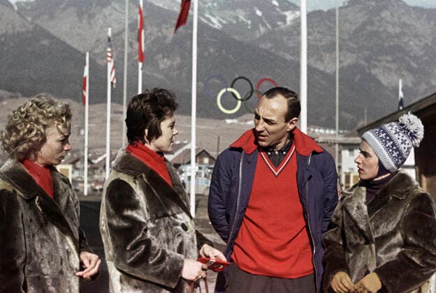 Winter Olympic Games, Olympische Spiele, Olympia, OS in Innsbruck, 1964 2581845 01.02.1964 The IX Winter Olympic Games in Innsbruck. Austria. Soviet athletes in the Olympic Village. Yuriy Somov Sputnik Innsbruck Austria  Copyright: xYuriyxSomovx