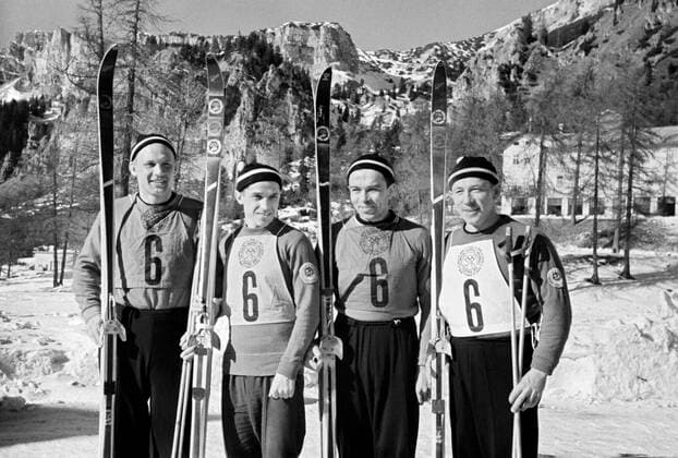 VII Winter Olympic Games, Olympische Spiele, Olympia, OS 684805 01.03.1956 Soviet athletes Fyodor Terentyev, Pavel Kolchin, Nikolai Anikin and Vladmir Kuzin won a gold medal in the 4X10 km relay at the VII Winter Olympic Games in Cortina d Ampezzo. B. Malkov Sputnik Italy  Copyright: xB.xMalkovx