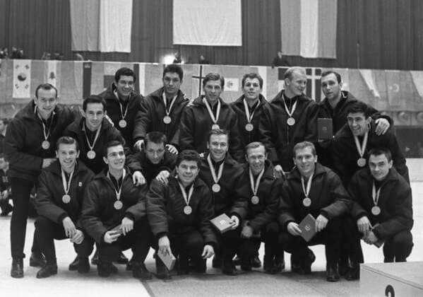 USSR national Ice hockey, Eishockey team 5864893 08.02.1964 USSR national ice hockey team, champions of the 9th Winter Olympic Games, Olympische Spiele, Olympia, OS in Innsbruck. Yuriy Somov Innsbruck Austria  Copyright: xYuriyxSomovx