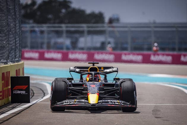 01 VERSTAPPEN Max (nld), Red Bull Racing RB18, action during the Formula 1 Crypto.com Miami Grand Prix 2022, 5th round of the 2022 FIA Formula One World Championship, WM, Weltmeisterschaft on the Miami International Autodrome, from May 6 to 8, 2022 in Miami Gardens, Florida, United States of America - F1 - MIAMI GRAND PRIX 2022 DPPI Panoramic  _R5_6842