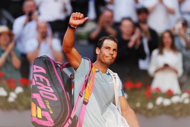 Rafael Nadal (ESP), MAY 6, 2022 - Tennis : Rafael Nadal responds to cheers after lossing singles Quarter-finals match against Carlos Alcaraz on the ATP, Tennis Herren tour Masters 1000 Mutua Madrid Open tennis tournament at the Caja Magica in Madrid, Spain. Noxthirdxpartyxsales  (0158384886st)