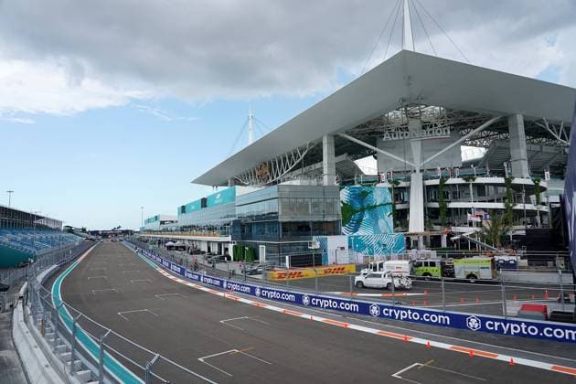 04.05.2022, Miami International Autodrome, Miami, FORMULA 1 CRYPTO.COM MIAMI GRAND PRIX ,im Bild Die neue Boxenanlage mit der Start-Zielgeraden in Miami. (Foto EU-Images) Miami Miami International Autodrome USA