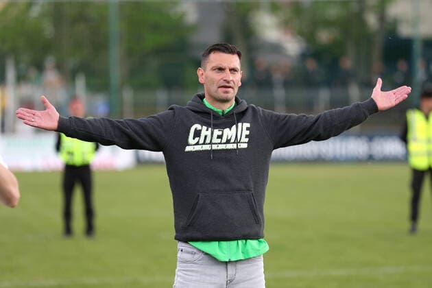 BSG Chemie Leipzig vs. 1. FC Lok Leipzig, Regionalliga Nordost, 07.05.22 Fussball, Regionalliga Nordost, Saison 2021 2022, 37. Spieltag: BSG Chemie Leipzig vs. 1. FC Lok Leipzig am 07.05.22 im Alfred-Kunze-Sportpark, Leipzig Leutzsch. Im Bild: Trainer Miroslav JAGATIC (Chemie) Copyright: xBEAUTIFULxSPORTS JanxKaeferx