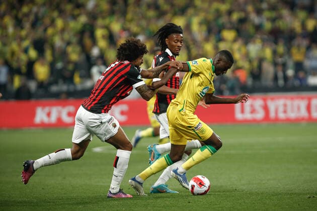 Randal Kolo Muani (Nantes) vs Bonfim Dante (Nice) et Khephren Thuram (Nice) FOOTBALL : Finale de la Coupe de France - OGC Nice vs FC Nantes - 07 05 2022 AurelienMorissard Panoramic 