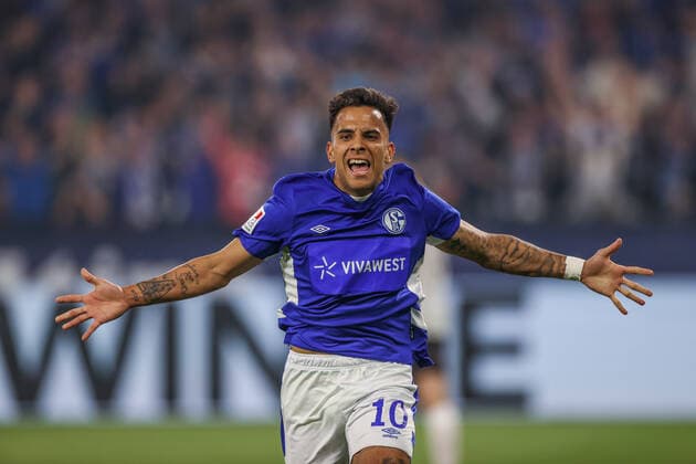 07.05.2022, Fussball, Saison 2021 2022, 2. Bundesliga, 33. Spieltag, FC Schalke 04 - FC St. Pauli, Rodrigo Zalazar (FC Schalke 04) Foto: Tim Rehbein RHR-FOTO Gelsenkirchen Veltins Arena NRW Deutschland xRHR-FOTO TRx