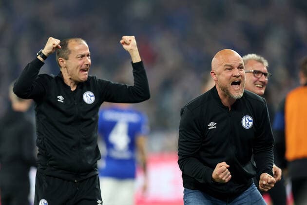 Sportdirektor Rouven Schröder (FC Schalke 04) freut sich über das Tor zum 3:2 durch Rodrigo Zalazar (FC Schalke 04) und Aufstieg in die 1.Bundesliga beim Spiel der 2. BL (Saison 2021 22) FC Schalke 04 - FC St. Pauli. Copyright: Thomas Pakusch