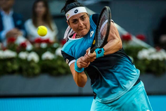 May 7, 2022, Madrid, Madrid, Spain: ONS JABEUR (TUN) returns the ball to Jessica Pegula (USA) at Day 10 of the Madrid Open 2022. Madrid Spain - ZUMAo105 20220507_zap_o105_043 Copyright: xMatthiasxOesterlex