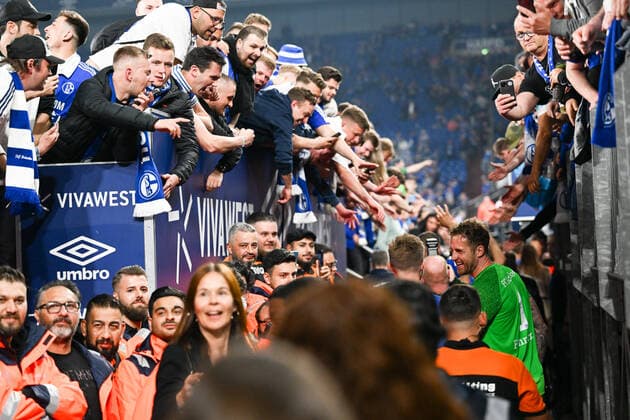 Fußball: 2. Bundesliga, Saison 2021 2022, 33. Spieltag, FC Schalke 04 - FC St. Pauli am 07.05.2022 in der Veltins Arena in Gelsenkirchen. -TK- DFL REGULATIONS PROHIBIT ANY USE OF PHOTOGRAPHS AS IMAGE SEQUENCES AND OR QUASI-VIDEO.