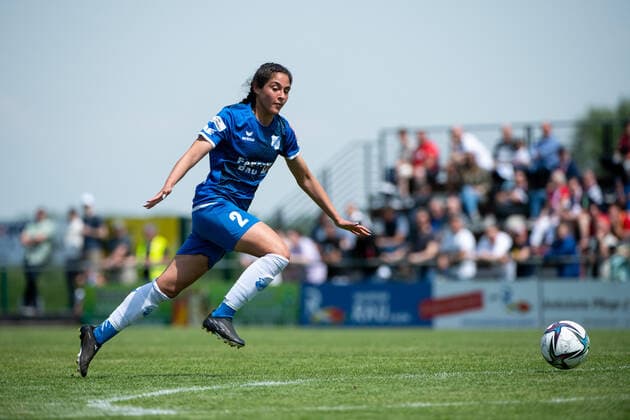 Fatma Sakar (SC Sand) am Ball, GER, SC Sand vs. FC Koeln, Flyeralarm Frauen Bundesliga, 21. Spieltag, 08.05.2022, Spielzeit 2021 2022 GER, SC Sand vs. FC Koeln, Flyeralarm Frauen Bundesliga, 21. Spieltag, 08.05.2022, Spielzeit 2021 2022 Copyright: xEibner Memmlerx EP_MMR