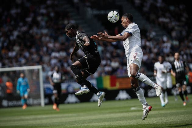 Marcelo Antonio Guedes Filho (Girondins de Bordeaux) vs Mohamed-Ali Cho (Angers SCO) FOOTBALL : Angers SCO vs Bordeaux - Ligue 1 Uberteat - 08 05 2022 AurelienMorissard Panoramic 