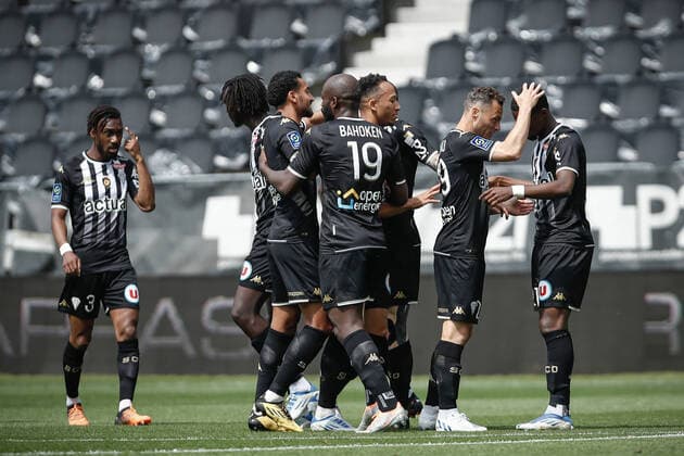 Joie des joueurs de Angers SCO apres le but de Mohamed-Ali Cho (Angers SCO) FOOTBALL : Angers SCO vs Bordeaux - Ligue 1 Uberteat - 08 05 2022 AurelienMorissard Panoramic 