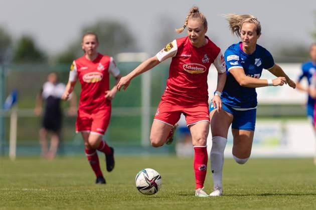 Willstaett, Germany, May 8th 2022: Weronika Zawistowska (24 Koeln) and Summer Lynn Green (5 Sand) battle for the ball during the FLYERALARM Frauen-Bundesliga game between SC Sand and 1. FC Koeln at Adams Arena in Willstaett, Germany Dan O Connor SPP FLYERALARM Frauen-Bundesliga - SC Sand v 1. FC Koeln - Adams Arena 