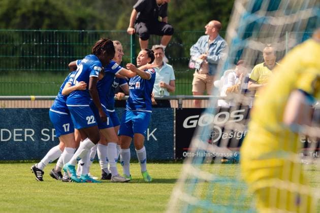 Willstaett, Germany, May 8th 2022: Players of SC Sand celebrate their goal during the FLYERALARM Frauen-Bundesliga game between SC Sand and 1. FC Koeln at Adams Arena in Willstaett, Germany Dan O Connor SPP FLYERALARM Frauen-Bundesliga - SC Sand v 1. FC Koeln - Adams Arena 