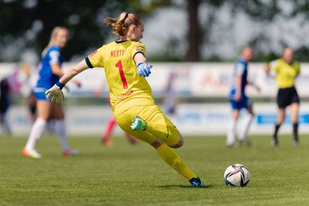 Willstaett, Germany, May 8th 2022: Manon Klett (1 Koeln) kicks out the ball during the FLYERALARM Frauen-Bundesliga game between SC Sand and 1. FC Koeln at Adams Arena in Willstaett, Germany Dan O Connor SPP FLYERALARM Frauen-Bundesliga - SC Sand v 1. FC Koeln - Adams Arena 