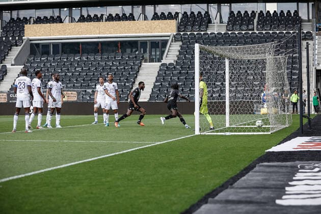 Joie des joueurs de Angers SCO apres le but de Batista Mendy (Angers SCO) FOOTBALL : Angers SCO vs Bordeaux - Ligue 1 Uberteat - 08 05 2022 AurelienMorissard Panoramic 