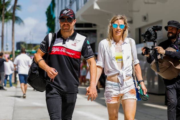 77 Valtteri Bottas (FIN, Mercedes-AMG Petronas F1 Team) and his girlfriend Tiffany Cromwell, F1 Grand Prix of Miami at Miami International Autodrome on May 8, 2022 in Miami, United States of America. (Photo by HOCH ZWEI) Miami United States of America