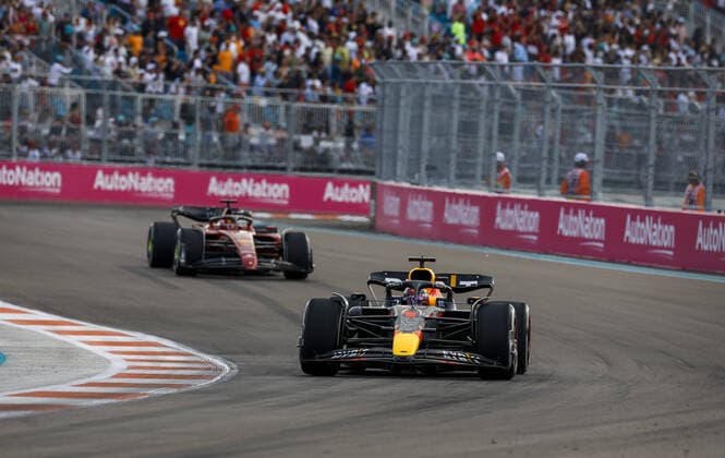 01 VERSTAPPEN Max (nld), Red Bull Racing RB18, action during the Formula 1 Crypto.com Miami Grand Prix 2022, 5th round of the 2022 FIA Formula One World Championship, WM, Weltmeisterschaft on the Miami International Autodrome, from May 6 to 8, 2022 in Miami Gardens, Florida, United States of America - F1 - MIAMI GRAND PRIX 2022 - RACE DPPI Panoramic  F12022GP05USA_JK323597