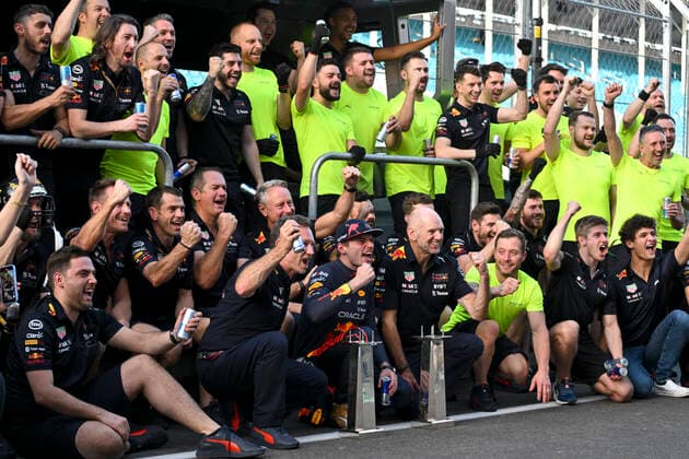 Christian Horner (GBR, Oracle Red Bull Racing), 1 Max Verstappen (NLD, Oracle Red Bull Racing), Adrian Newey (GBR, Oracle Red Bull Racing), F1 Grand Prix of Miami at Miami International Autodrome on May 8, 2022 in Miami, United States of America. (Photo by HOCH ZWEI) Miami United States of America