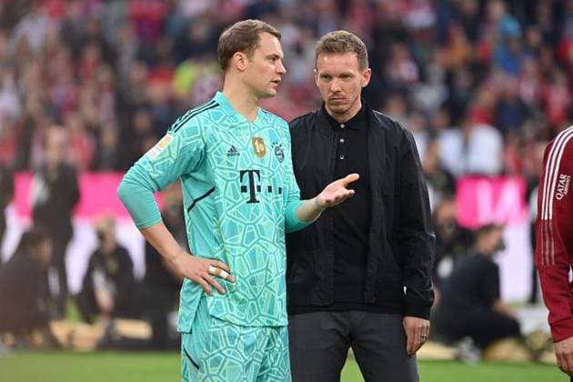v.li:Manuel NEUER (Torwart Bayern Muenchen), Trainer Julian NAGELSMANN (Bayern Muenchen). Fussball 1. Bundesliga Saison 2021 2022, 33.Spieltag, Spieltag33. FC Bayern Muenchen-VFB Stuttgart 2-2 am 08.05.2022, A L L I A N Z A R E N A Muenchen.