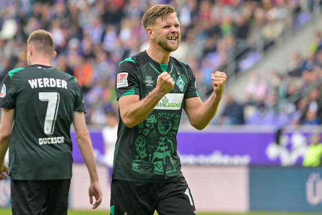 Sport Themen der Woche KW18 Sport Bilder des Tages GER, 2. FBL, FC Erzgebirge Aue vs SV Werder Bremen 08.05.2022, Erzgebirgsstadion, Aue, GER, 2. FBL, FC Erzgebirge Aue vs SV Werder Bremen im Bild picture shows Jubel Marvin Ducksch (SV Werder Bremen 07) Niclas Füllkrug Fuellkrug (Werder Bremen 11) *** GER, 2 FBL, FC Erzgebirge Aue vs SV Werder Bremen 08 05 2022, Erzgebirgsstadion, Aue, GER, 2 FBL, FC Erzgebirge Aue vs SV Werder Bremen in picture shows cheering Marvin Ducksch SV Werder Bremen 07 Niclas Füllkrug Fuellkrug Werder Bremen 11 nordphotoxGmbHx xKokenge nph00001