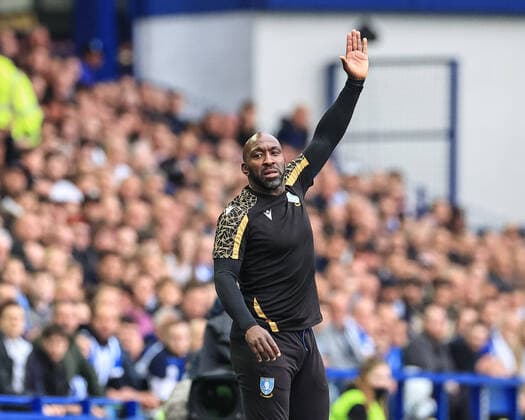Sky Bet League 1 Playoff semi-final second leg Sheffield Wednesday v Sunderland Darren Moore manager of Sheffield Wednesday gives his team instructions Sheffield Hillsborough South Yorkshire United Kingdom Copyright: xMarkxCosgrove NewsxImagesx