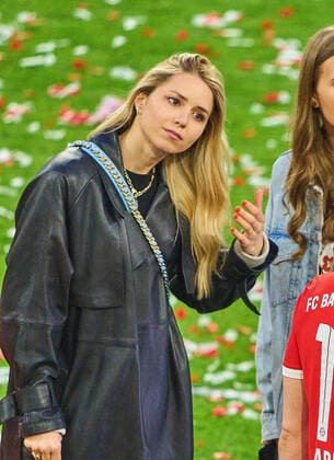 Anika Bissel, girlfriend of Manuel Neuer, in the match FC BAYERN MÜNCHEN - VFB STUTTGART 2-2 1.German Football League on Mai 08, 2022 in Munich, Germany. Season 2021 2022, match day 33, 1.Bundesliga, Muenchen, 33.Spieltag. FCB,