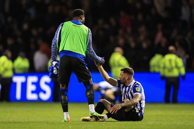 Sky Bet League 1 Playoff semi-final second leg Sheffield Wednesday v Sunderland A dejected Harlee Dean 16 of Sheffield Wednesday after the final whistle Sheffield Hillsborough South Yorkshire United Kingdom Copyright: xMarkxCosgrove NewsxImagesx
