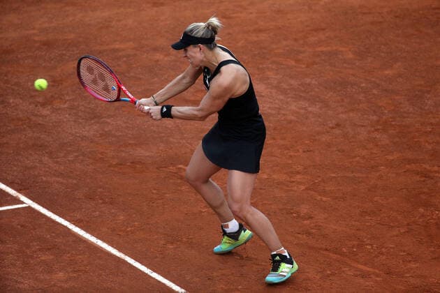 ROME, ITALY - MAY 09: Angelique Kerber of Deutschland plays a forehand against Gauff Coco of USA during their single women round match in the Internazionali BNL D Italia at Foro Italico on May 09, 2022 in Rome, Italy.  Copyright: xMarcoxIacobuccix xipa-agency.netx xMarcoxIacobuccix 0