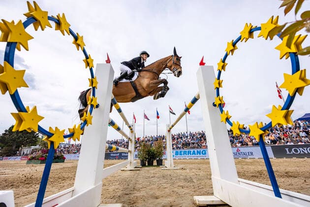 Bilder des Jahres 2022, Sport 05 Mai Sport Themen der Woche KW19 Sport Bilder des Tages MANNHEIM - Maimarkt-Turnier mit LONGINES EEF Nations Cup 2022, MANNHEIM - Maimarkt-Turnier mit LONGINES EEF Nations Cup 2022 MEYER-ZIMMERMANN Janne Friederike (GER), Messi vanÂ t Ruytershof - Die Badenia - Grand Prix of MVV CSIO3* - Int. jumping competition with jump-off (1,60 m) Mannheim, Maimarkt 10. May 2022 - *** MANNHEIM Maimarkt Tournament with LONGINES EEF Nations Cup 2022, MANNHEIM Maimarkt Tournament with LONGINES EEF Nations Cup 2022 MEYER ZIMMERMANN Janne Friederike GER , Messi vanÂ t Ruytershof The Badenia Grand Prix of MVV CSIO3 Int jumping competition with jump off 1,60 m Mannheim, Maimarkt 10 May 2022