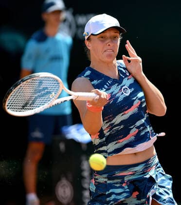May 11, 2022, ROME: Iga Swiatek of Poland in action against Elena-Gabriela Ruse of Romania during their women s singles second round match at the Italian Open tennis tournament in Rome, Italy, 11 May 2022. ANSA ETTORE FERRARI ROME - ZUMAa110 20220511_zaf_a110_076 Copyright: xEttorexFerrarix